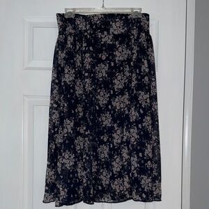 DownEast Women’s Navy Floral A-Line Skirt Size Small